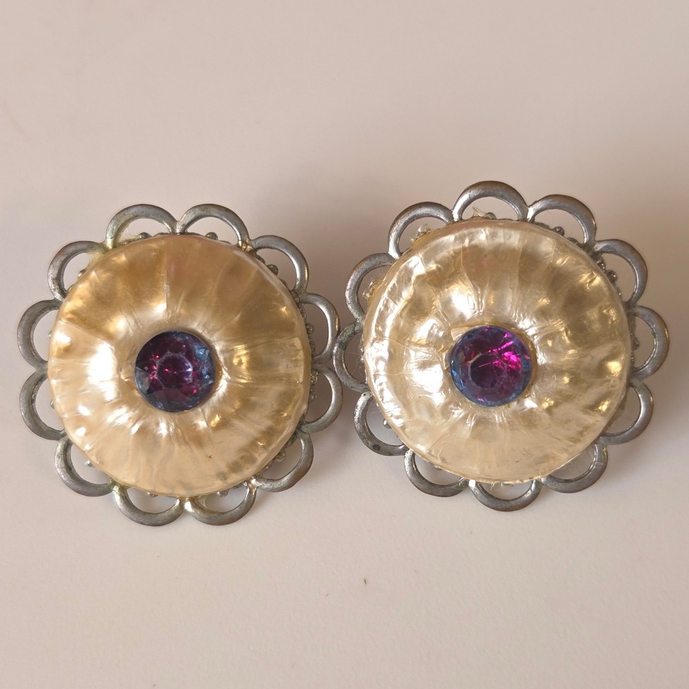 Vintage Unsigned‎ 1960's Acrylic Shell Like with Rhinestone Clip On Earrings